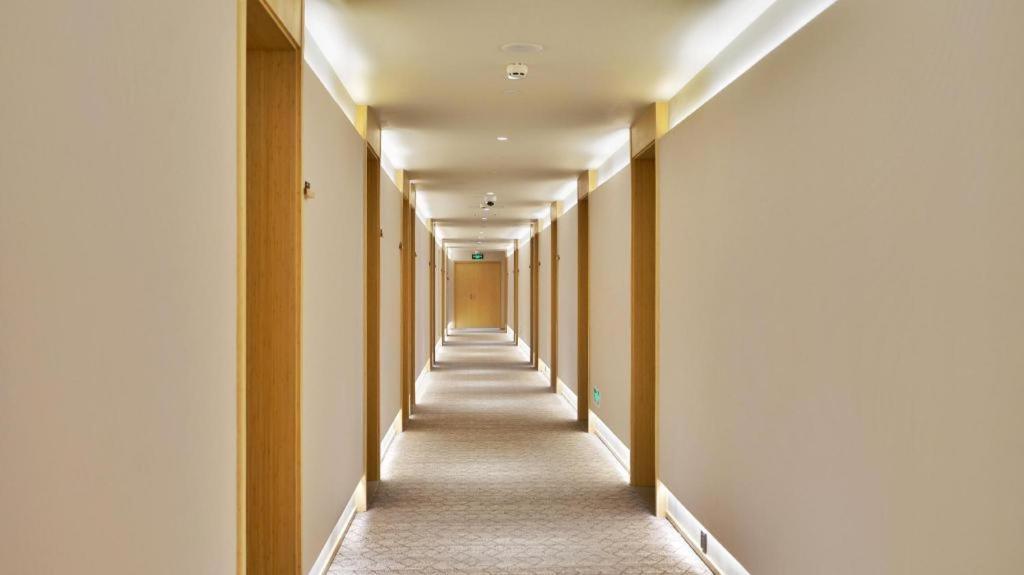 Hotel Ji Hongqiao Aegean Sea 4*