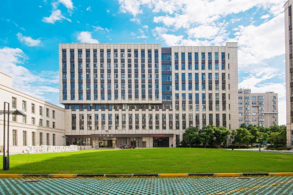 Ji Hongqiao Aegean Sea Hotel 4*
