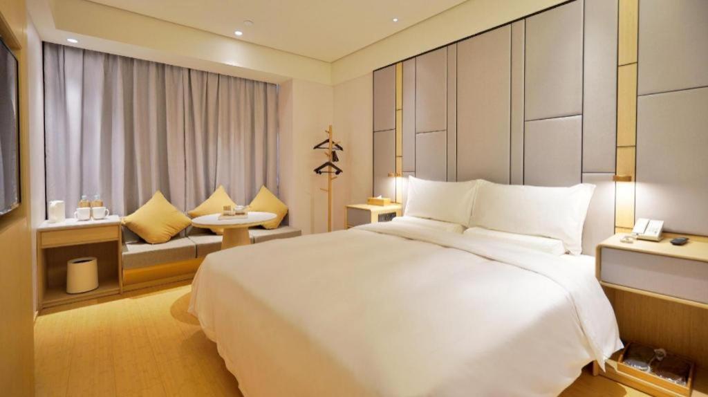 Ji Hongqiao Aegean Sea Hotel 4*